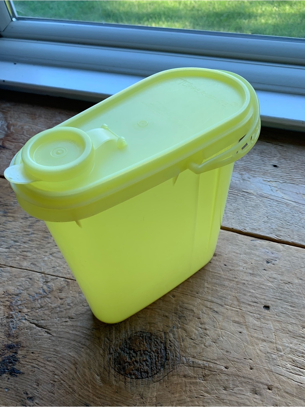Vintage Tupperware Beverage Buddy Pitcher in Lemon Yellow